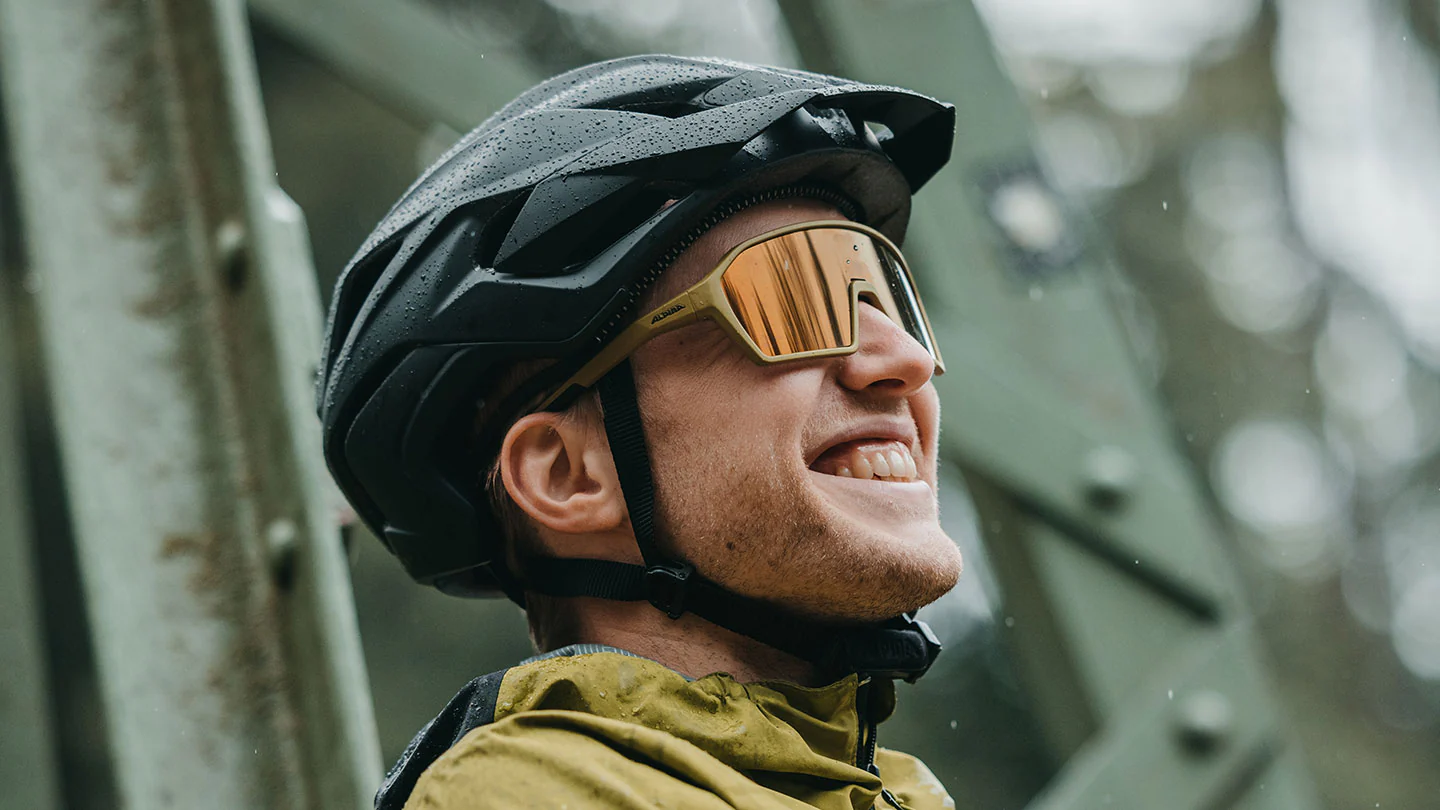 Titelseite -Radwelt Geschäft fahrradhelme